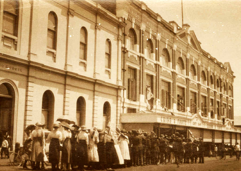 BUSY TIMES: A crowd gathers outside the Cribb & Foote Department Store which was in Bell St, Ipswich (c 1900s). BUSY TIMES: A crowd gathers outside the Cribb & Foote Department Store which was in Bell St, Ipswich (c 1900s).